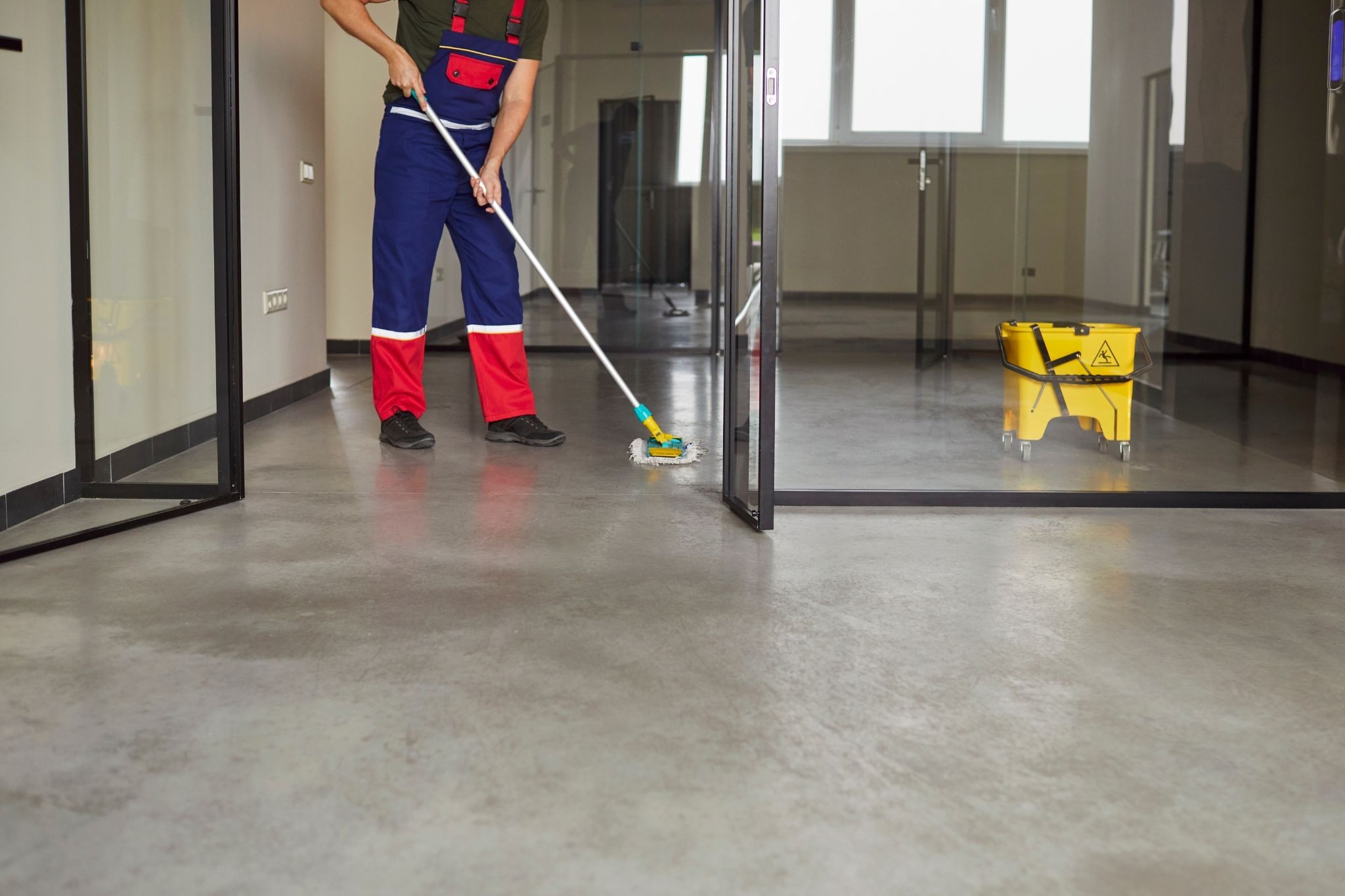 Czyszczenie nowych budynków po budowie Czyszczenie nowych budynków po budowie